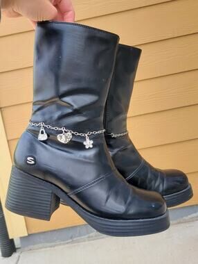 Rare Skechers Vintage Bratz 90’s Chunky Platform Boots Charm Chain Size 6.5
